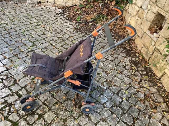 Carro de Bebe Cinzento.