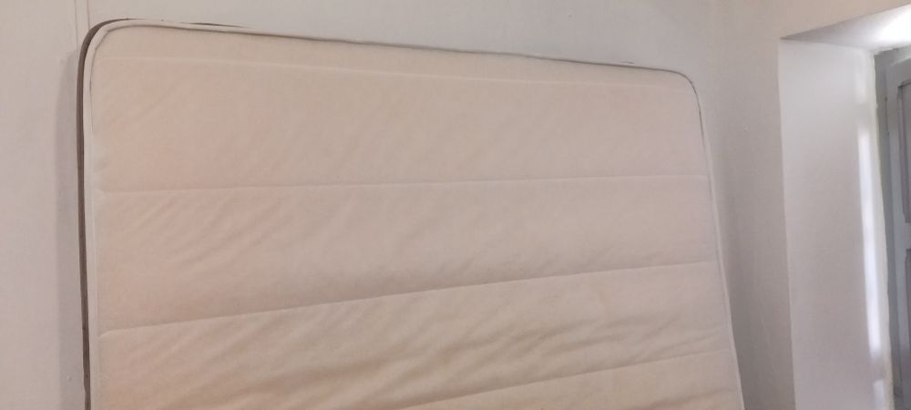 Colchão 160 x 200 x 17. Recente. Bom estado.