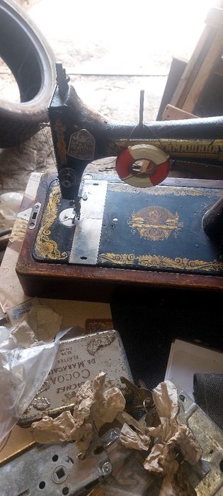 Ручная швейная машинка
