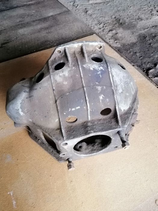 Картер щеплення верхня частина ГАЗ-21