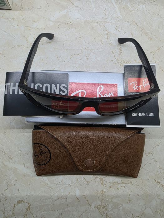 Продам солнцезащитные  очки Ray Ban