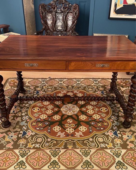 Secretária Bufete de torcidos em pau-santo