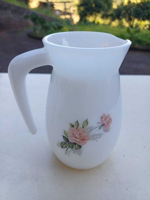 Serviço de Jantar e chá em loiça, Pyrex branco c desenho de rosas (80Peças)