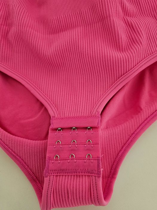 Body Modelujące Różowe S  Z Efektem Push-Up