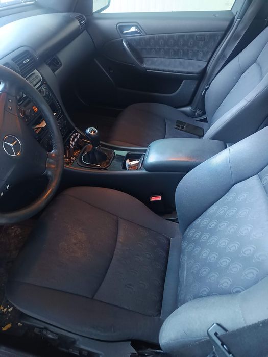 Mercedes C 220 143 CV