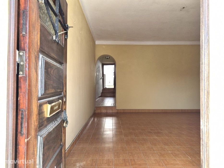 Moradia T1+1 com quintal na Vila de Redondo (Évora)