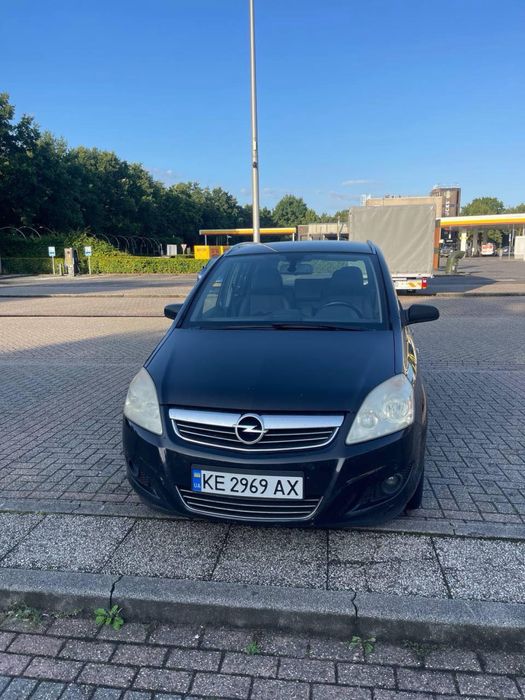 Отдам под выкуп Опель Zafira