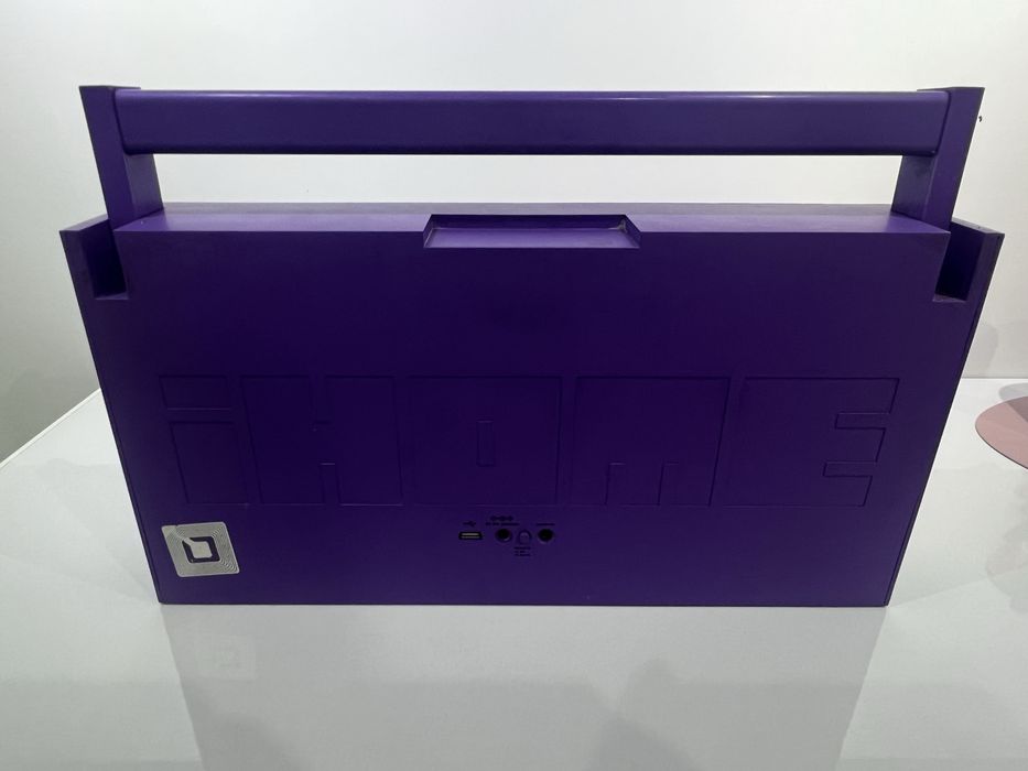 Radio iHome iP4 Portable FM Stereo Boombox