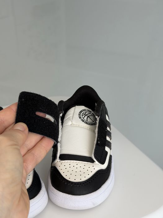 Дитячі кросівки Adidas