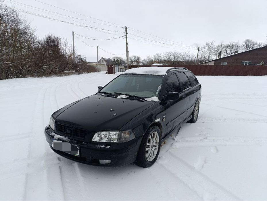 Продаж авто volvo v40