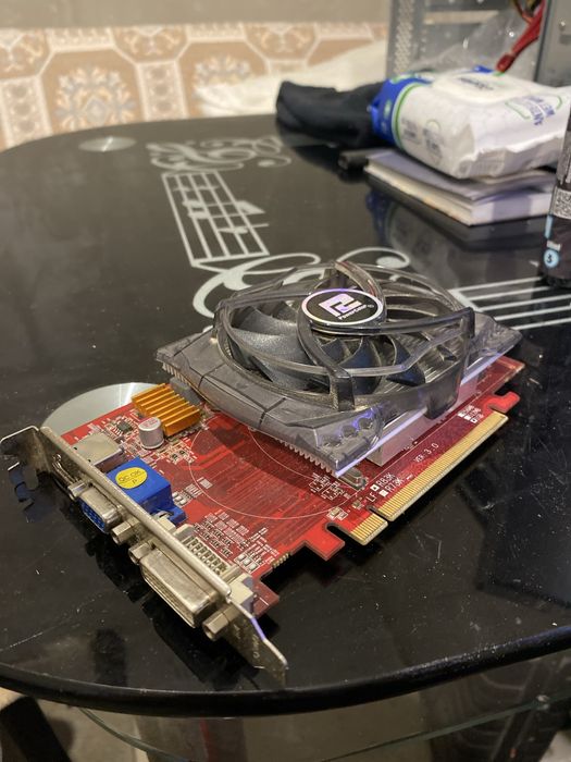 Продам видеокарту AMD Radeon HD 5670