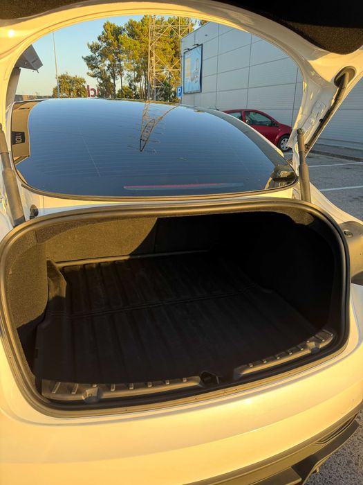 Tesla Model 3 RWD – 12/2024 – 25.000 km – Extras