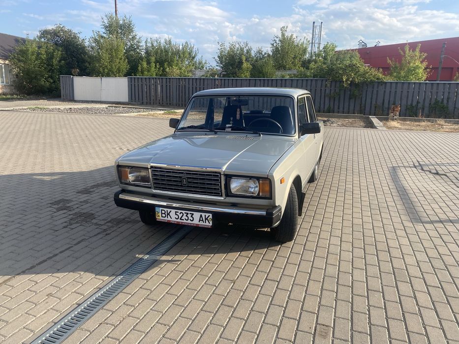 Автомобіль ВАЗ 2107
