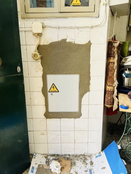 Eletricista 24H. Curto circuito