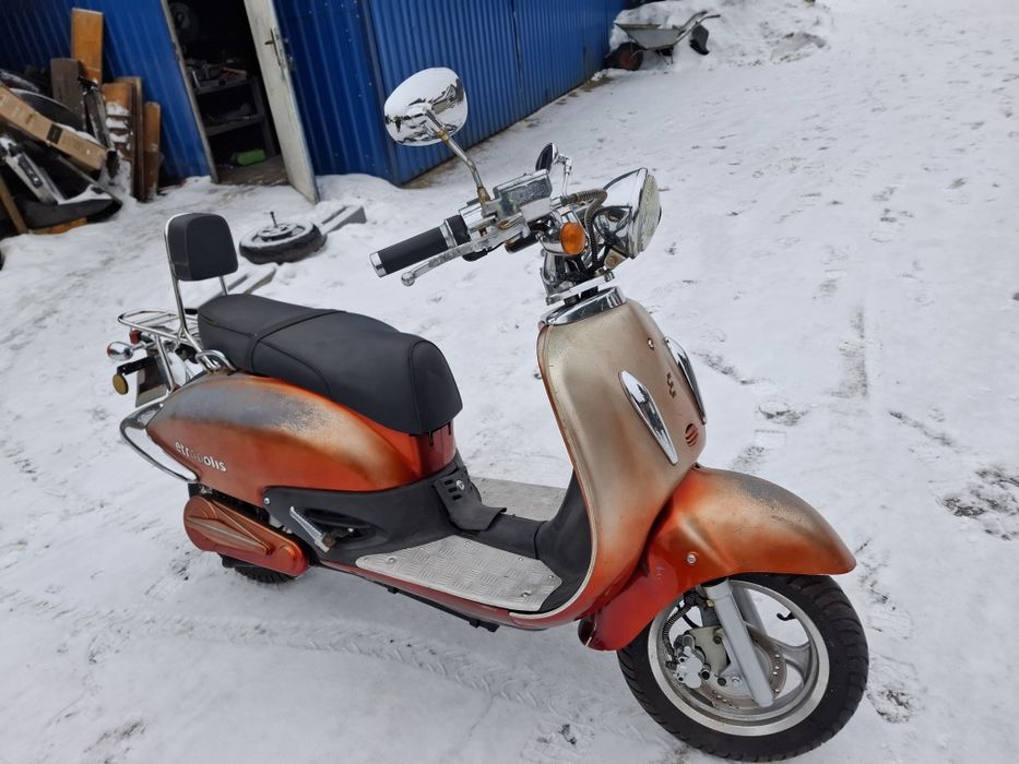 Skuter retro elektryczny