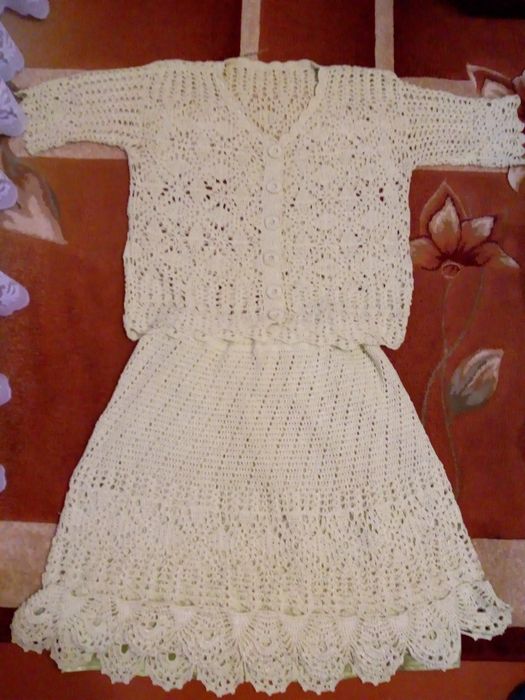 Продам в'язаний крючком костюм