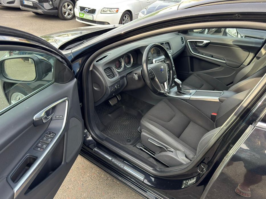 Volvo V60 D4 2.0 дизель  Автомат з Німеччини ВІДЕО