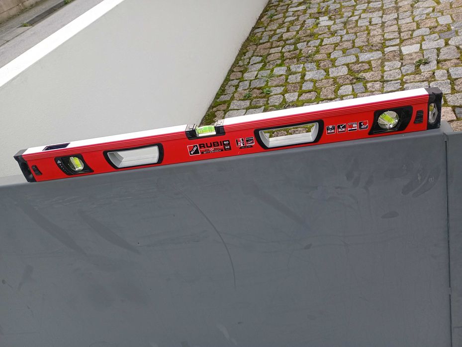 Nivel de Aluminio RUBI de Bolha 80 cm. Ferramenta Antishock