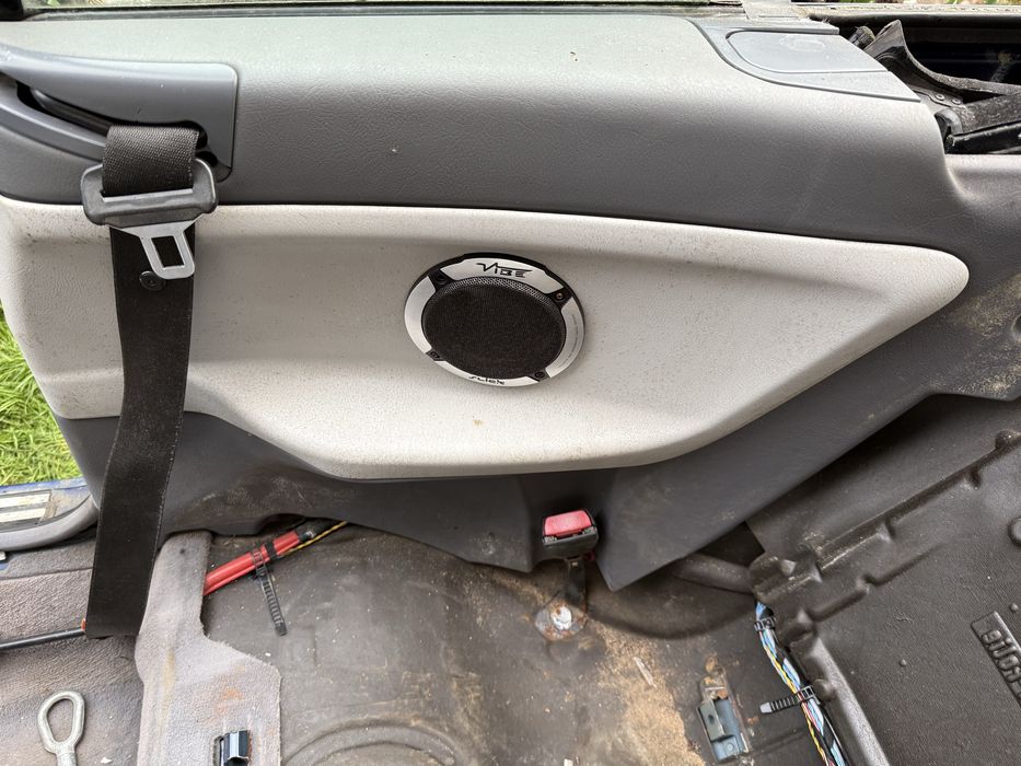 Boczki tył bmw e36 cabrio skóra szare