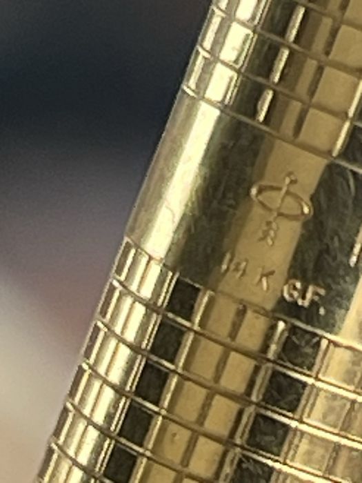 Caneta tinteiro vintage PARKER 75 insignia 14k G.F. USA - impecável.