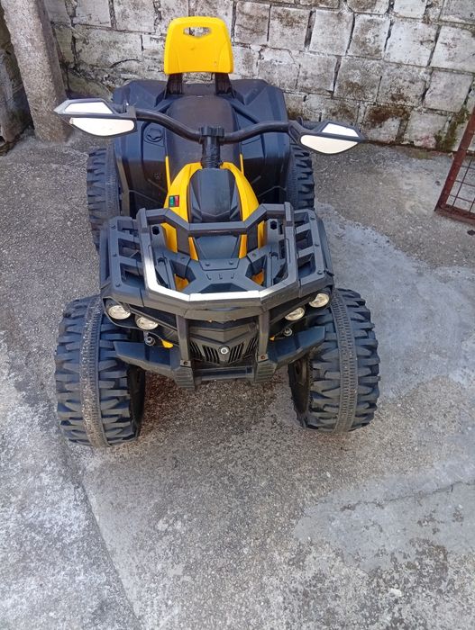 Vendo bicicleta e moto 4 criança