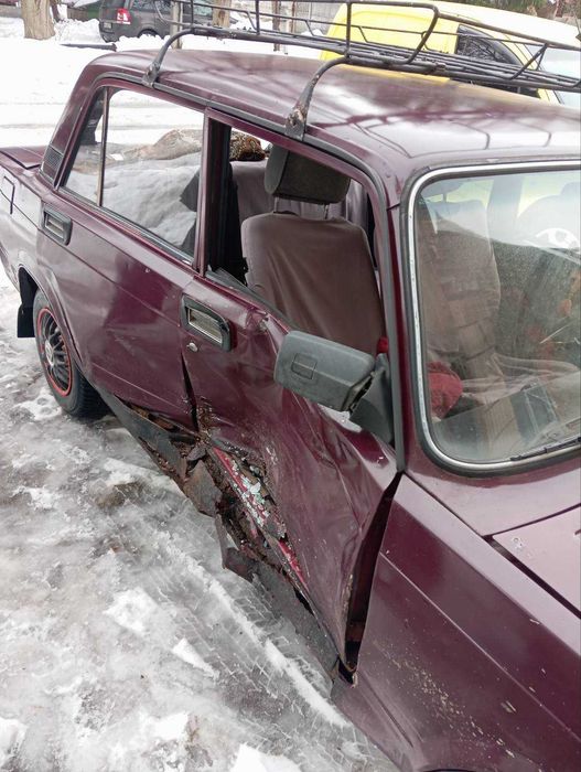 Продам ВАЗ 2105 на запчастини