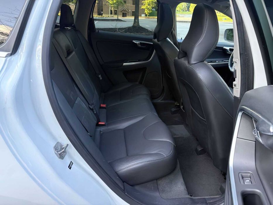 Volvo XC60      2016