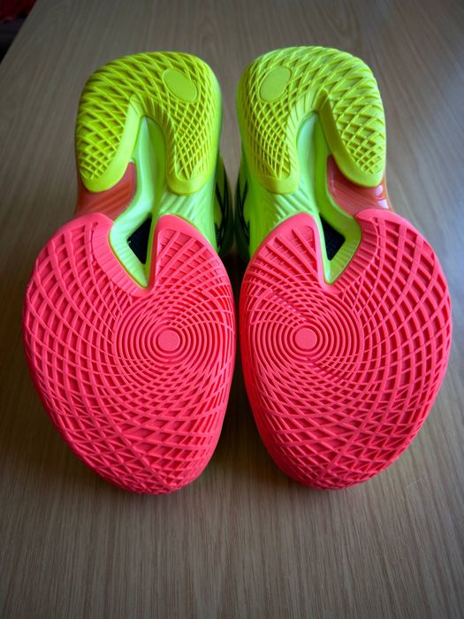 Волейбольні кросівки ASICS. 42 розмір.