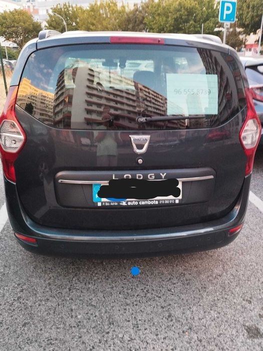 Carrinha Dacia, em muito bom estado de conservação. Económica e pronta para fazer muitos kilómetros, sem problemas.