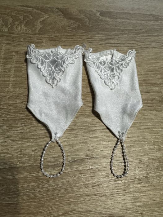 Alba komunijna z rękawiczkami