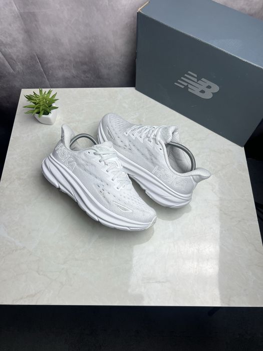 Кросівки Hoka Clifton 9 Розмір 43 Original Взуття