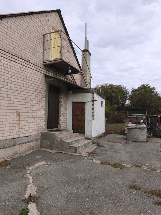 Продам будинок зі зручностями,меблями,технікою,ділянкою 12 соток,торг