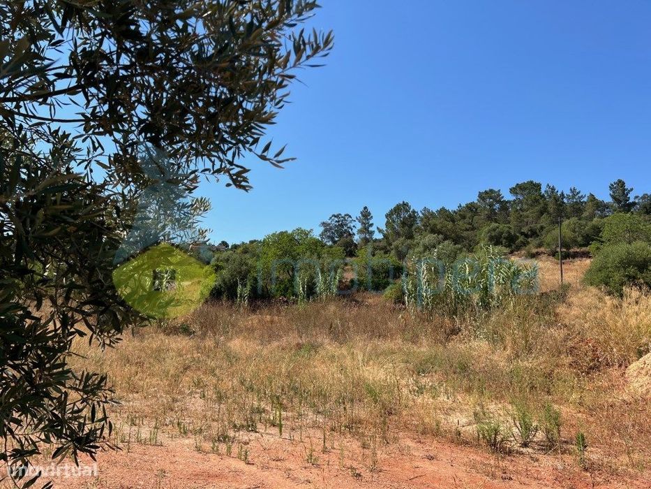 Terreno Rústico Em Pedreiras/Electricidade/Água E Saneamento — São Bartolomeu de Messines, Faro