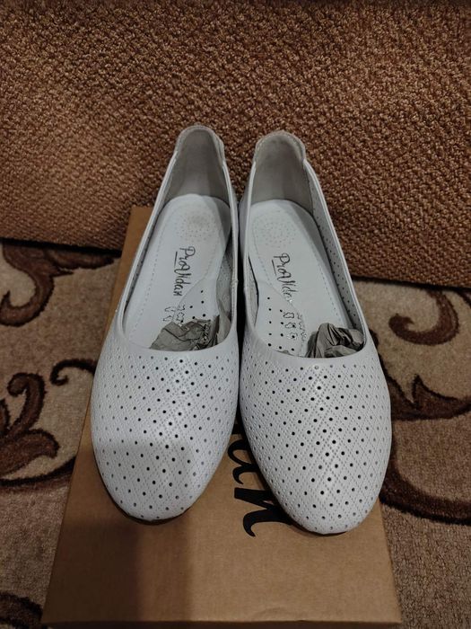 Шкіряні жіночі балетки