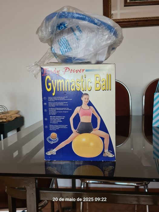 Bola de pilates com bomba e caixa