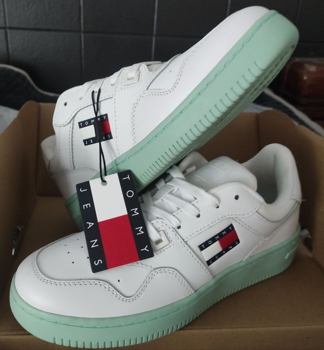 Sprzedam Sneakersy Tommy Hilfiger Retro basket 37 miętowe.