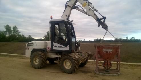 Mecalac usługi, koparka, koparko-ładowarka, kruszywa, kucie młotem,