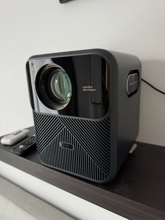 Projektor Wanbo Mozart 1 Pro + Ekran projekcyjny elektryczny