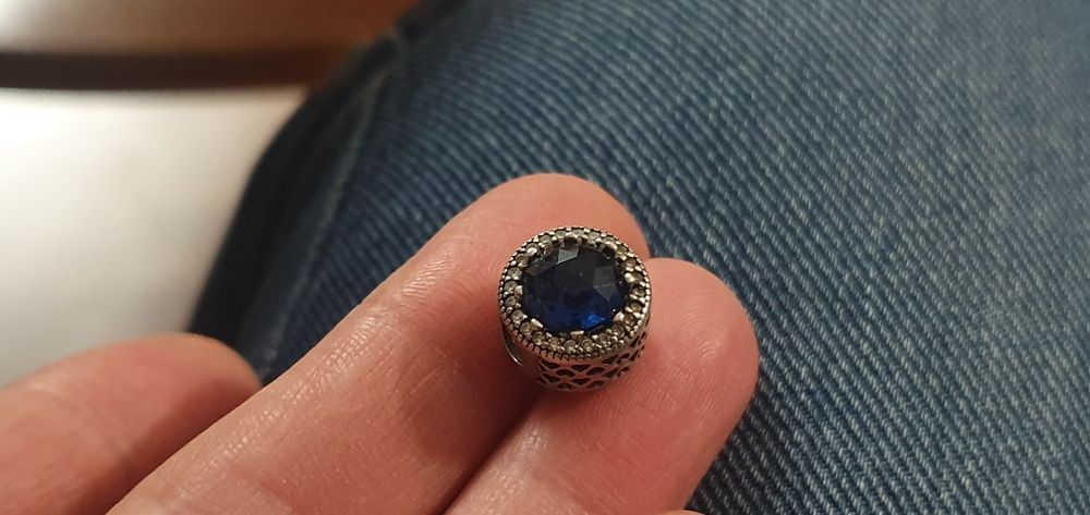 Charms Pandora ciemnoniebieskie serca