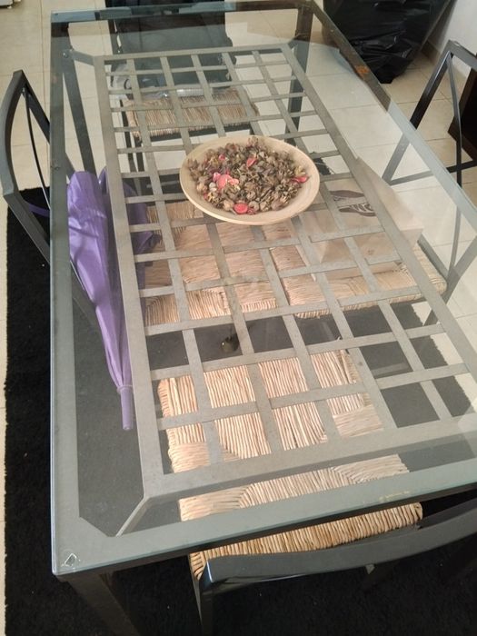 Mesa com cadeiras
