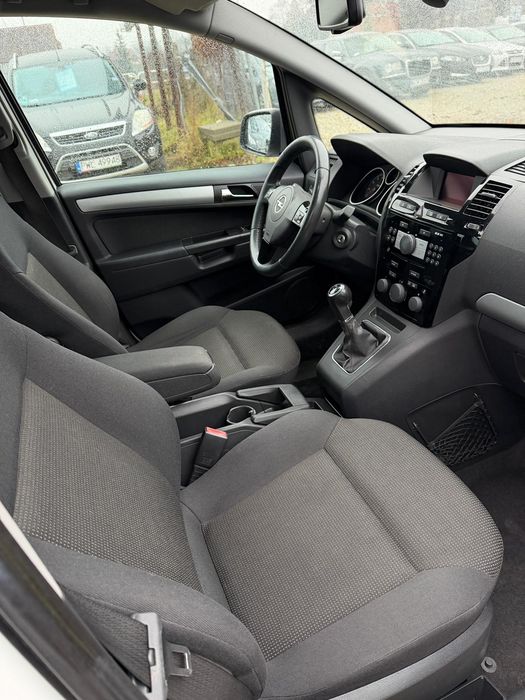 Opel Zafira B  1.8 Benzyna/2012r/Xenon/7-osób/Navi/Hak/PDC/Alu/Zamiana