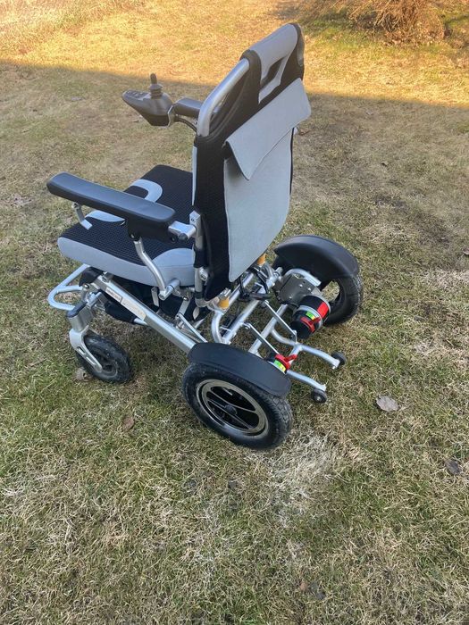 Wózek inwalidzki elektryczny w bardzo dobrym stanie