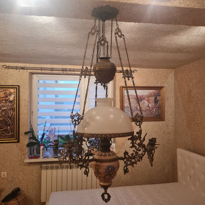 Stylowy żyrandol retro – klasyczna lampa wisząca