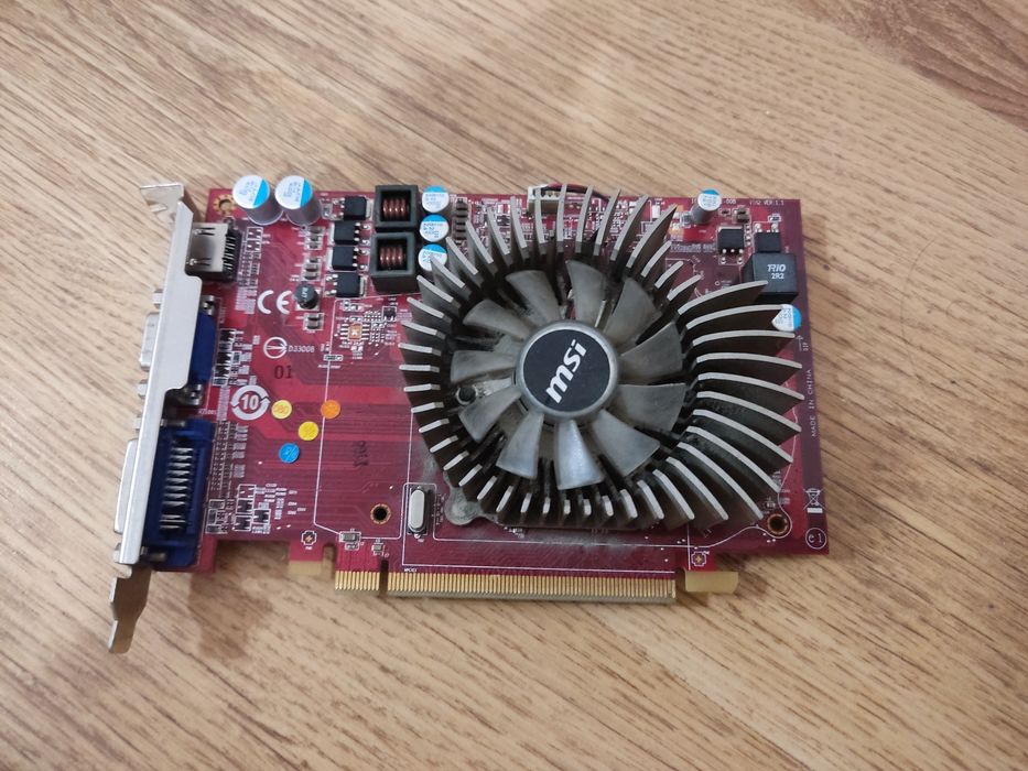 Komputer stacjonarny pc AMD 4gb