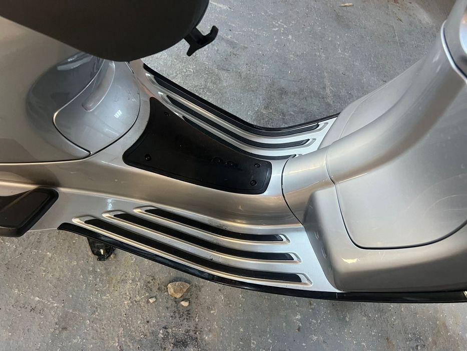 Електроскутер Vespa Piaggio Elettrica CB0 4Kw 2021