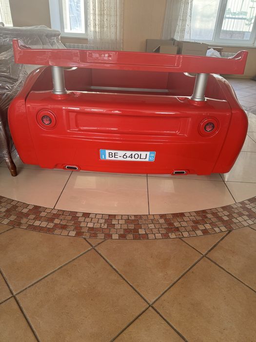 Детская кроватка- Ferari