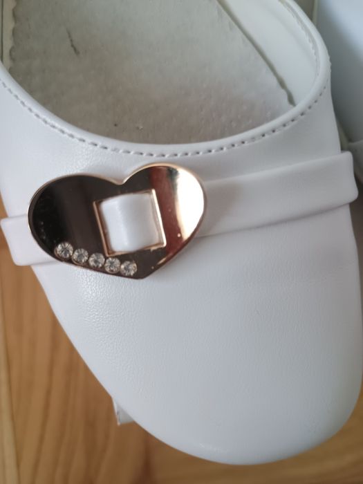 Buty do komunii białe