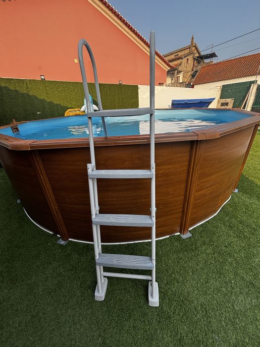 Piscina Gre com escada