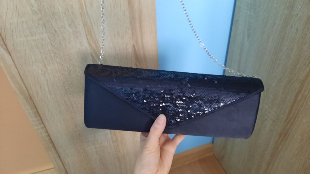 Elegancka Czarna Torebka Wieczorowa – Kopertówka na Łańcuszku | Cekiny