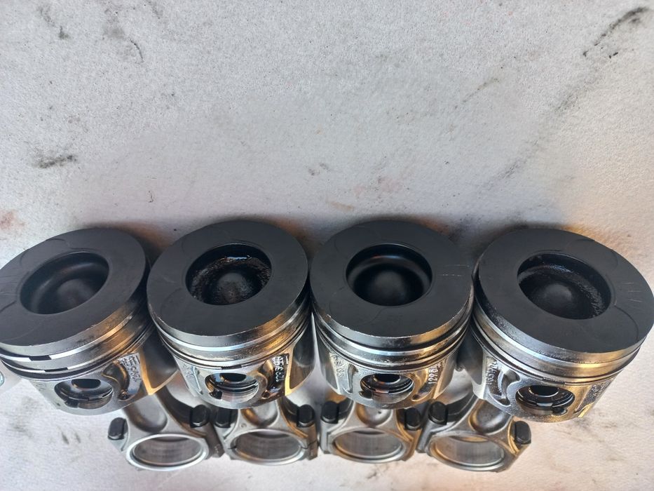 Tłok z korbowodem ford 2.0tdci  783